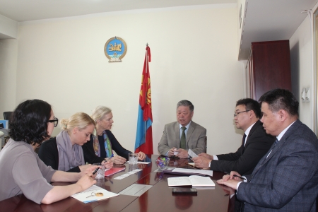Hosted a meeting with Her Excellency Anna Lindsted, Sweden Ambassador to China and Mongolia
